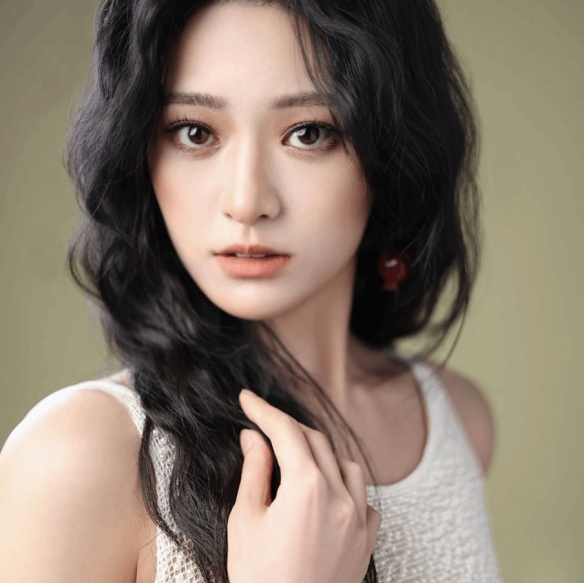 《影之刃零》中的脸模小姐姐以其出众的颜值赢得关注！多样风格的美照纷纷曝光