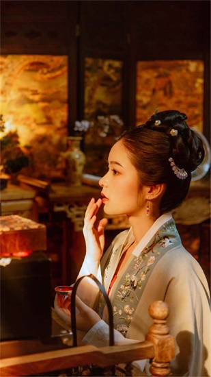 秋葵辣椒鲨鱼草莓绿巨人视频