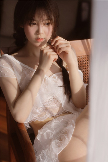 秋葵男的加油站女人美容院看