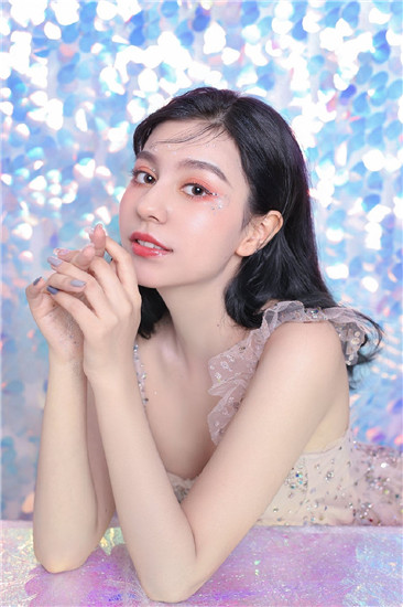 花季app(每天免费一次)下载