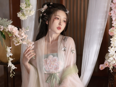 草莓樱桃丝瓜绿巨人蕾丝秋葵榴莲安卓版
