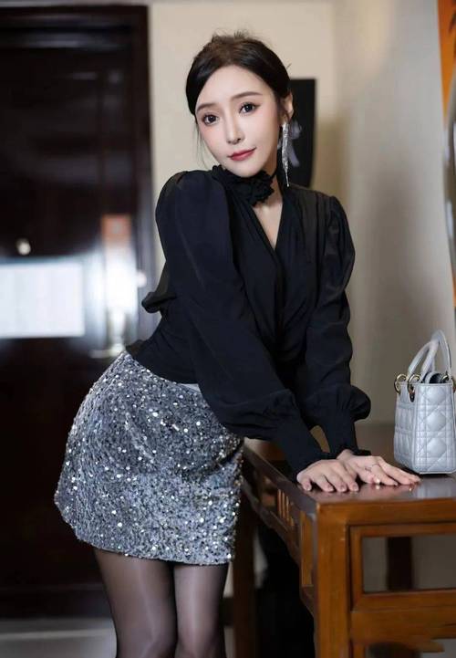 长腿美女宿舍啪啪嗷嗷大叫