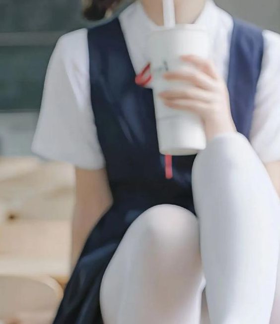 精品大学生白丝袜在线视频