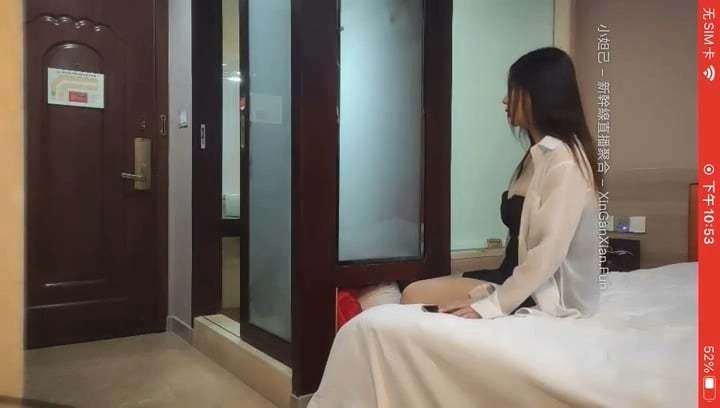 少妇呻吟喷水视频正在播放