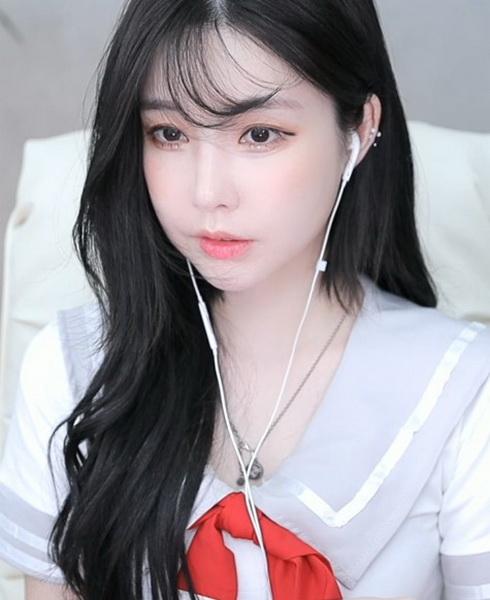 忘忧草app软件免费:一款能够免费在安卓苹果手机上下载使用的视频APP