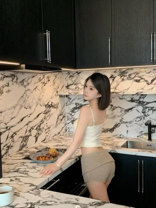 成年美女扇贝喷水视频