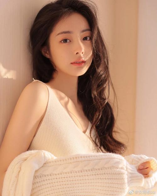 床上美女最新版