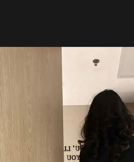 包臀裙美女大尺度翘臀