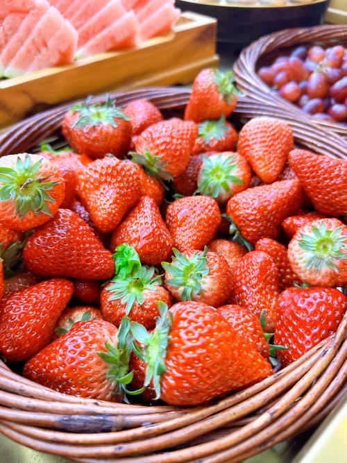 草莓樱桃榴莲向日葵