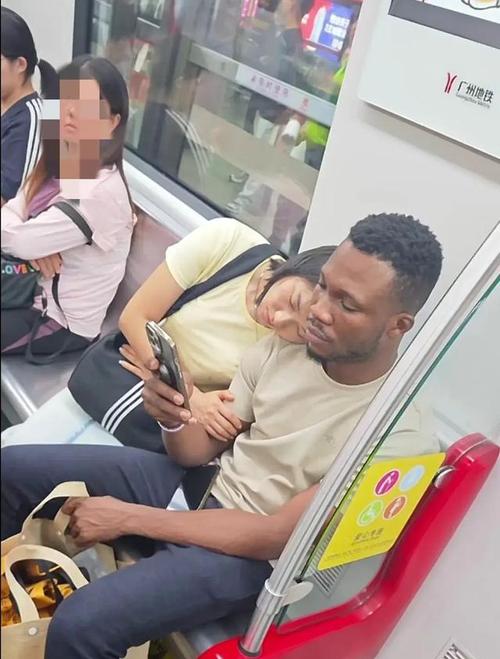 黑人vs亚洲人在线播放