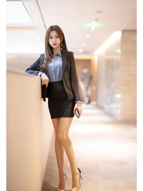 短发梦梵户外直播