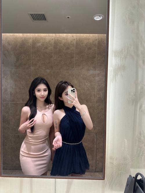 女朋友闺蜜奶好大下面好紧