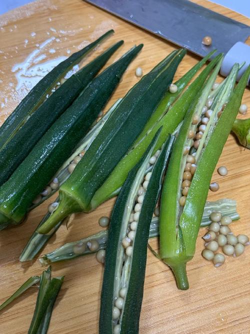 秋葵小蝌蚪榴莲富二代18岁免费版