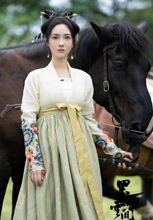 穿成浪荡女配NP