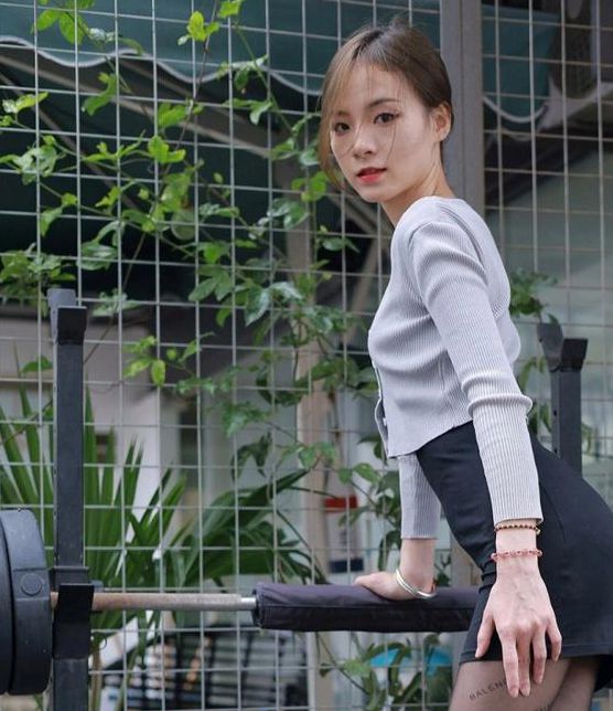 国产爱丝袜的Vivian在线观看