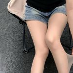 隔着超薄肉色丝袜进入