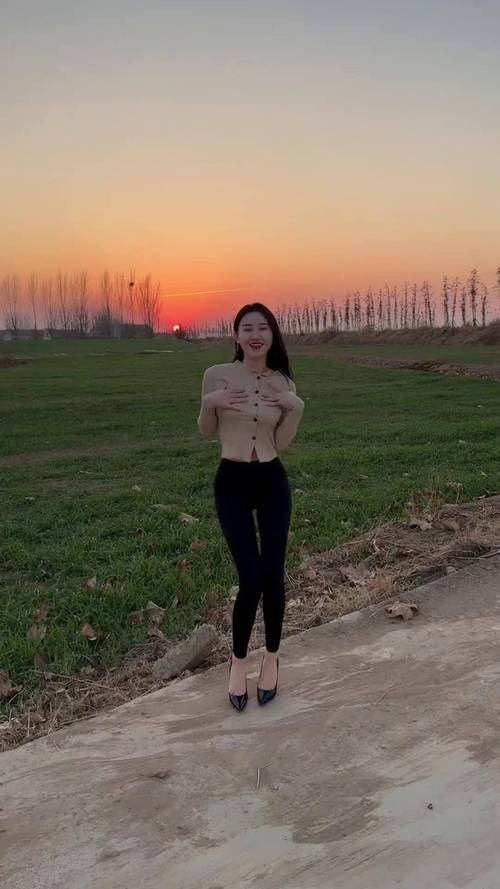 村里的姑娘国语高清在线观看