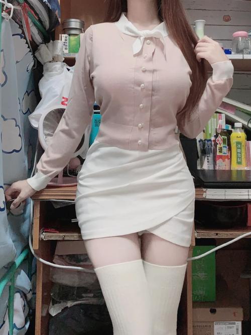 粉嫩虎白女mp 视频