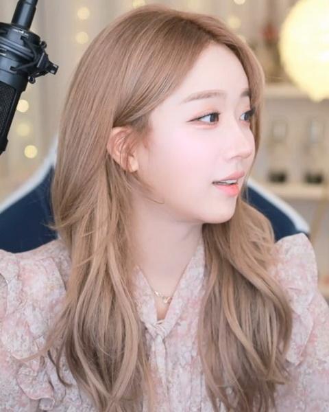 俏佳人2021忘忧草