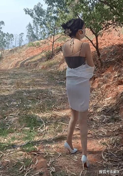 网红户外勾搭路人啪啪网