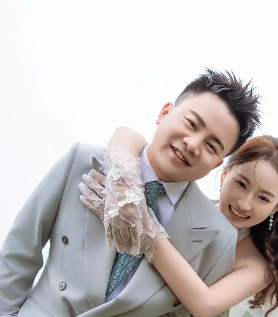 晚上开车又疼又叫的声音视频软件八零婚纱摄影工作室下载