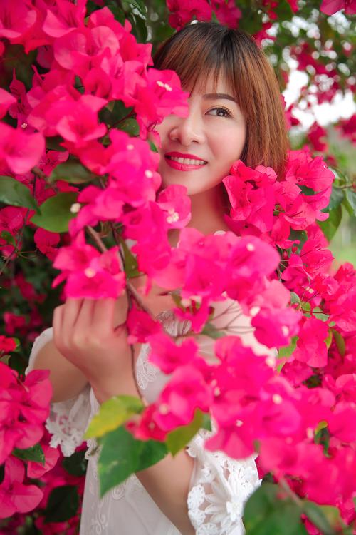 秋水一色花季传媒