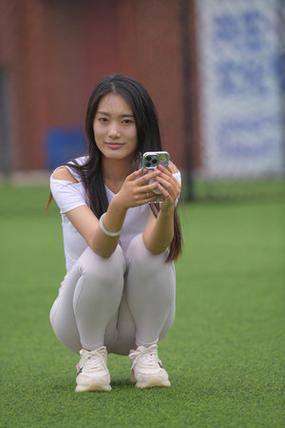 国语最新自产拍照片在线观看