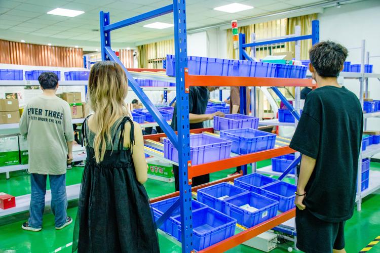 管鲍分拣中心入口视频