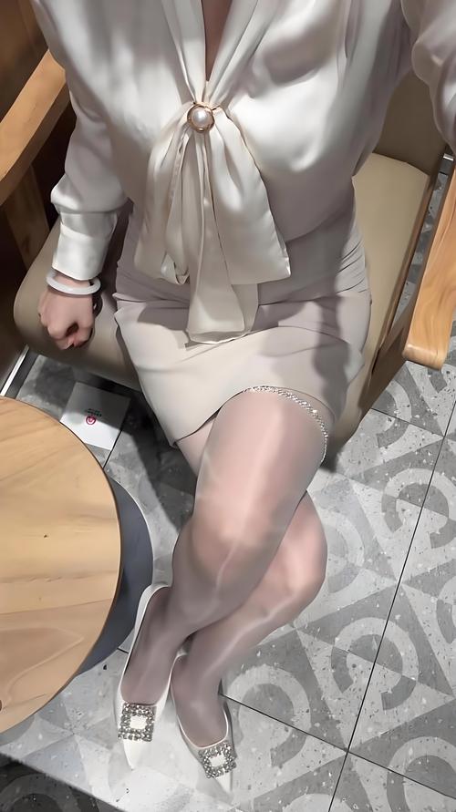 国产无内丝袜精品视频