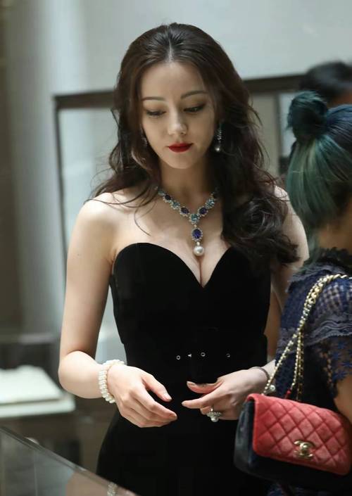 迪丽热巴事业线