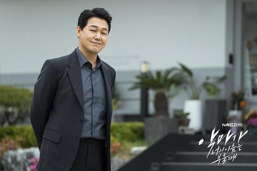 镜子里看我怎么进入你韩剧