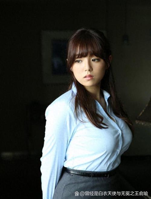 国产精品e罩杯校花在线观看