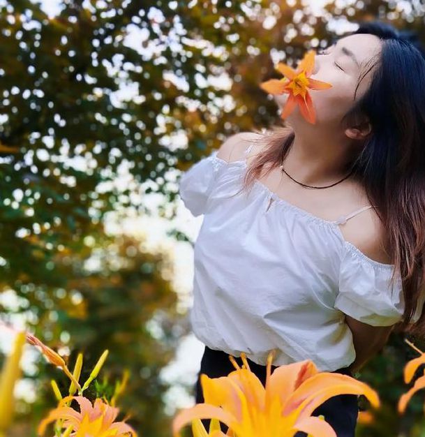 俏佳人2021忘忧草