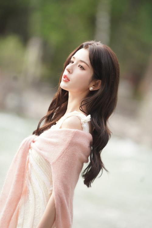 哈尼克孜被土豪弄进医院视频