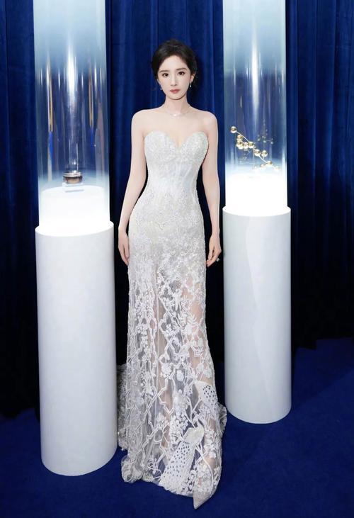 杨幂女星事业线