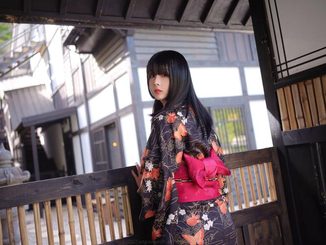 琵琶秋葵草莓茄子榴莲污污污最新版