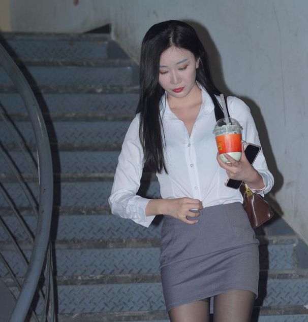 草裙社区在线噜噜