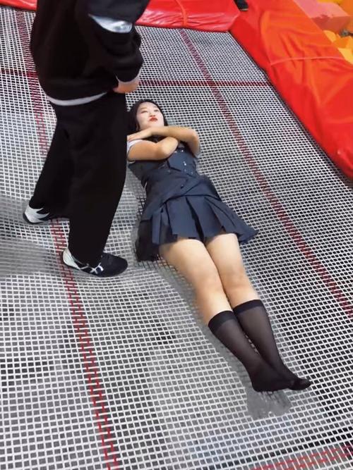 裙底无内裤系列视频在线