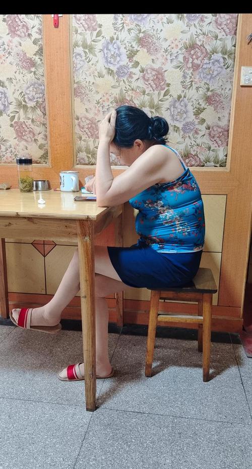 老熟女亲自上阵泻火视频