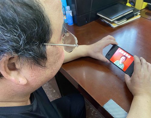 色老板免费线观看