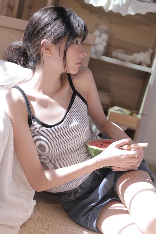 幸福宝草莓榴莲深夜释放自己免费最新版