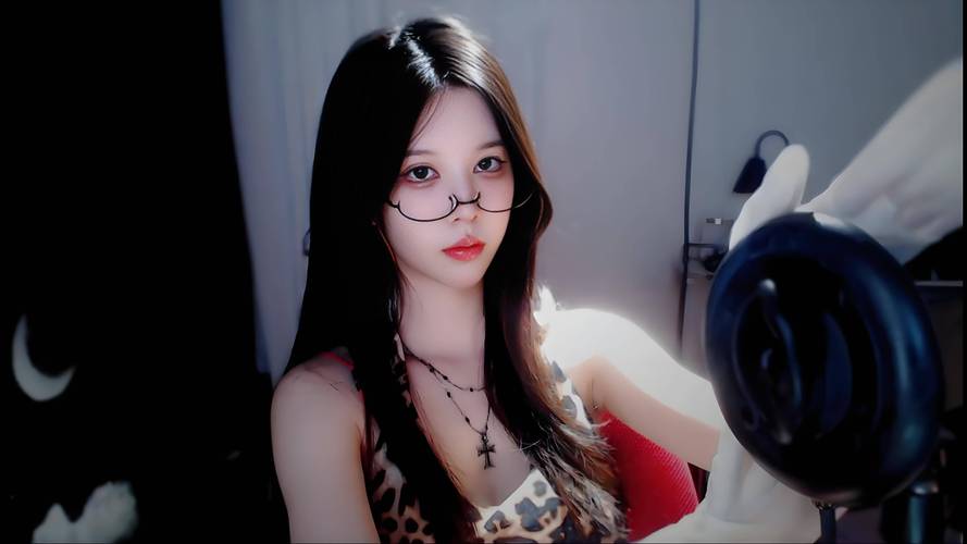 美女光溜溜的免费视频